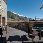 Tres Quinones Aparthotel