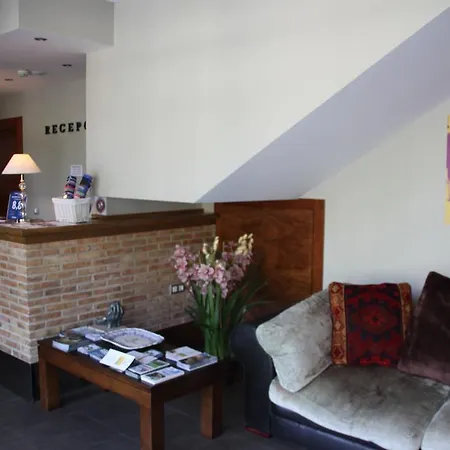 Tres Quinones Aparthotel