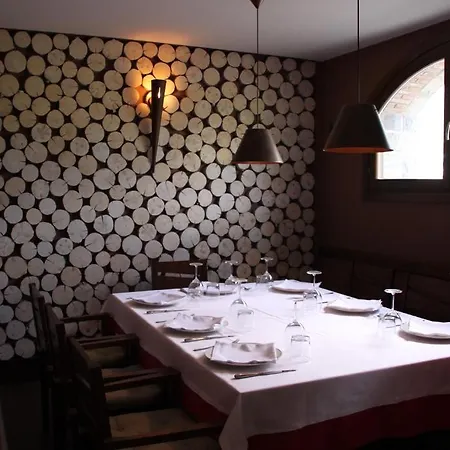 Tres Quinones アパートホテル