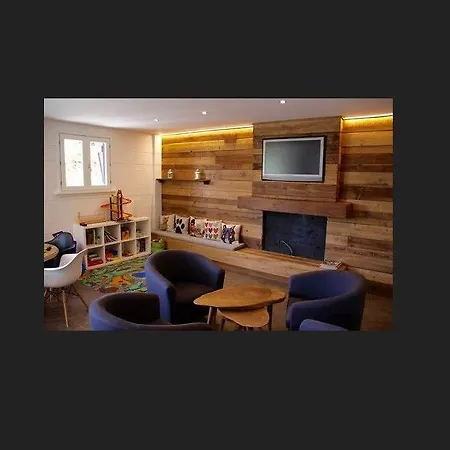 Apartmanhotel Tres Quinones 3*