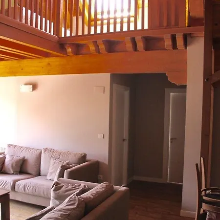 Tres Quinones アパートホテル