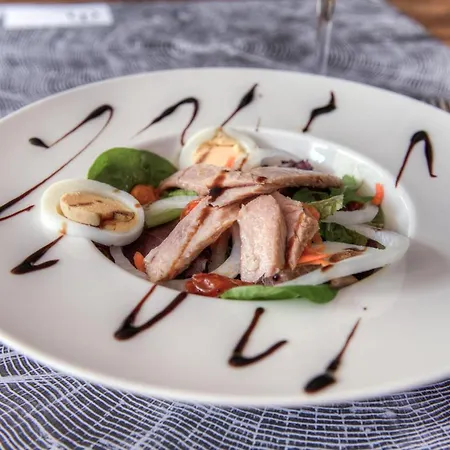 アパートホテル Tres Quinones