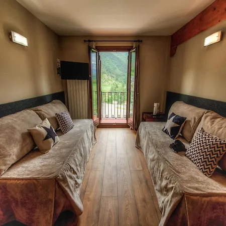 アパートホテル Tres Quinones サジェント・デ・ガジェゴ