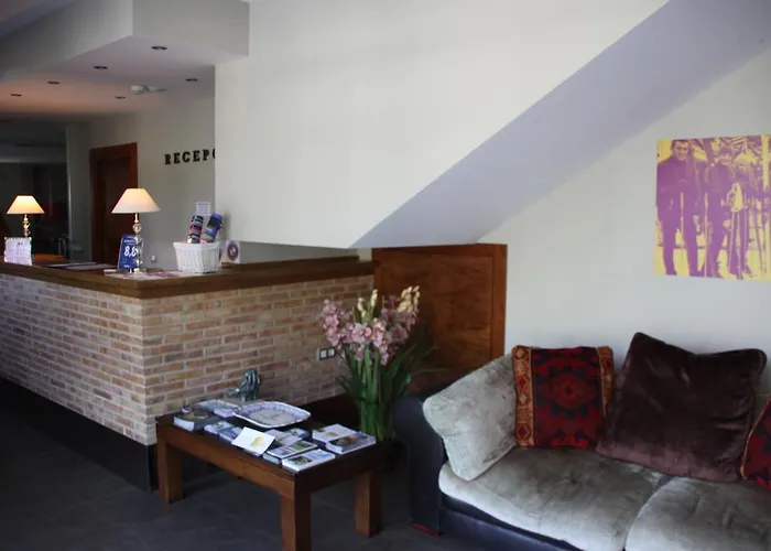 Tres Quiñones Apartahotel