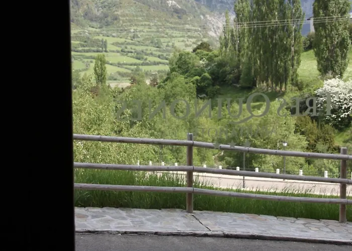 Tres Quiñones Apartahotel 3*