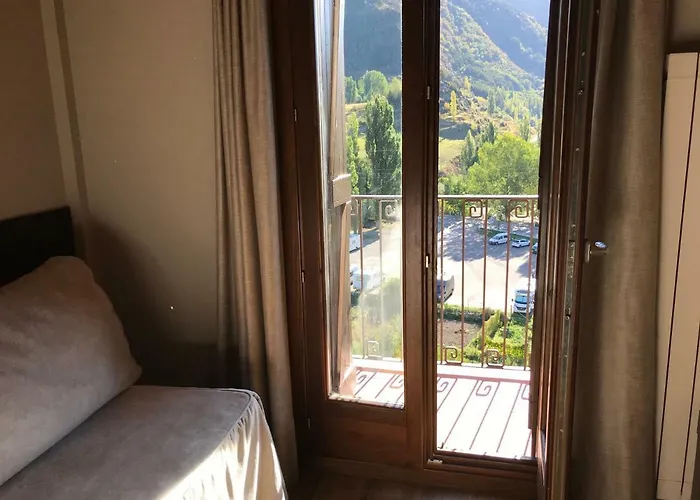 Tres Quiñones Apartahotel 3*